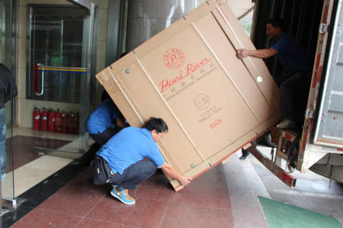 马边钢琴贵重工艺品无忧运